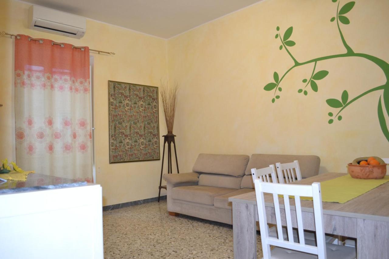 Casa Vacanze Raggio Di Sole Monopoli Villa Exterior photo